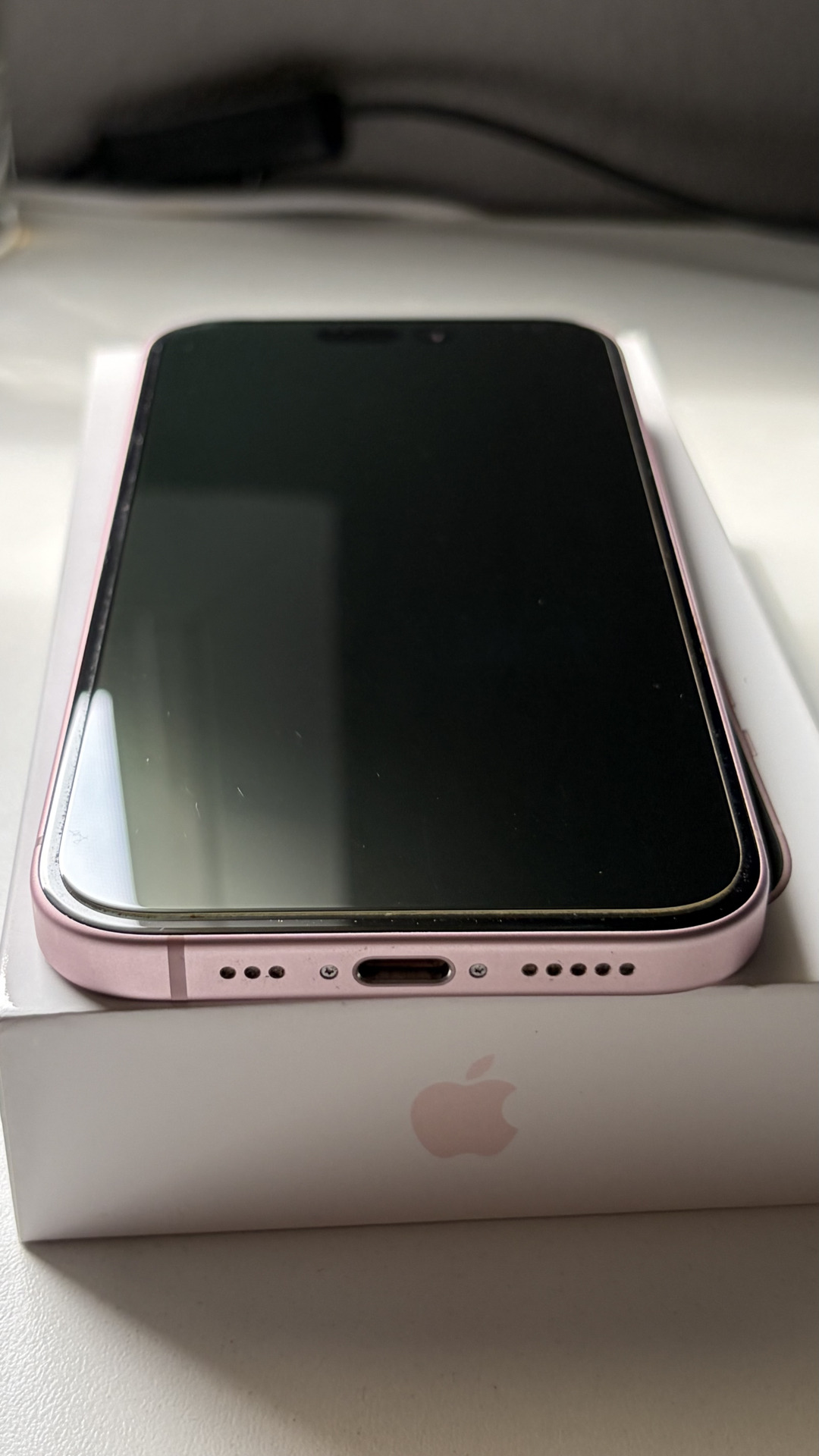 iPhone 15 Rosa -128GB - Semi Nuevo
