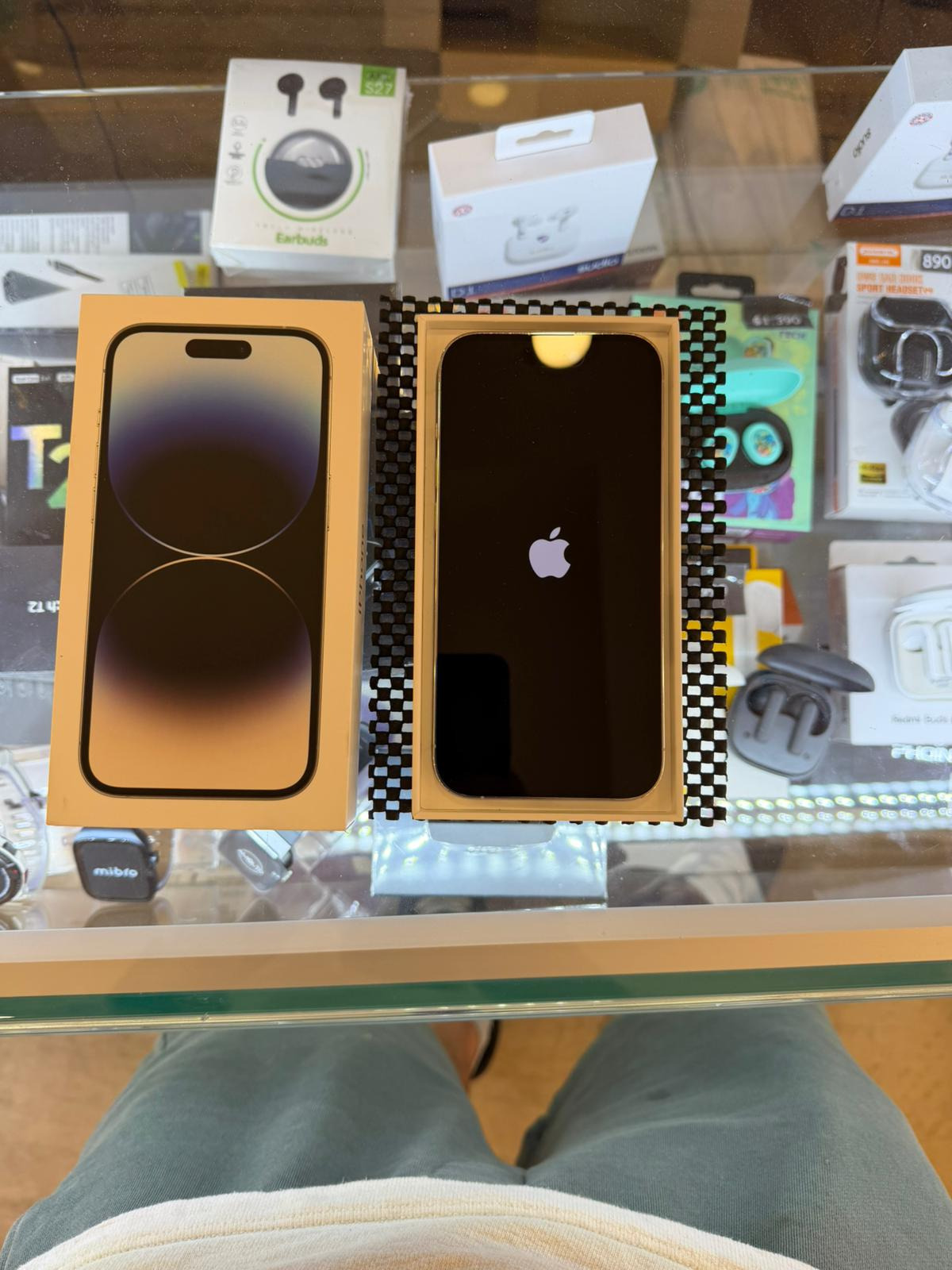 iPhone 14 Pro - 256GB - Batería 83%