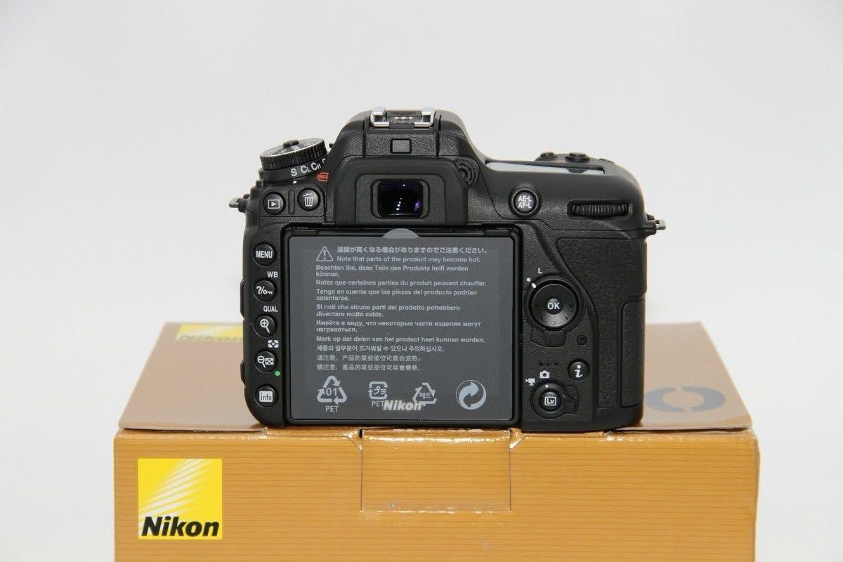 Nikon D7500 – 2340 Disparos