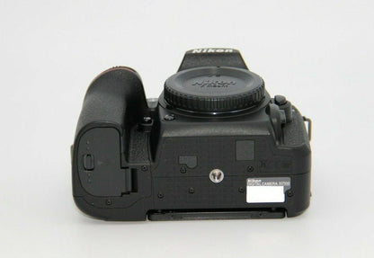 Nikon D7500 – 2340 Disparos