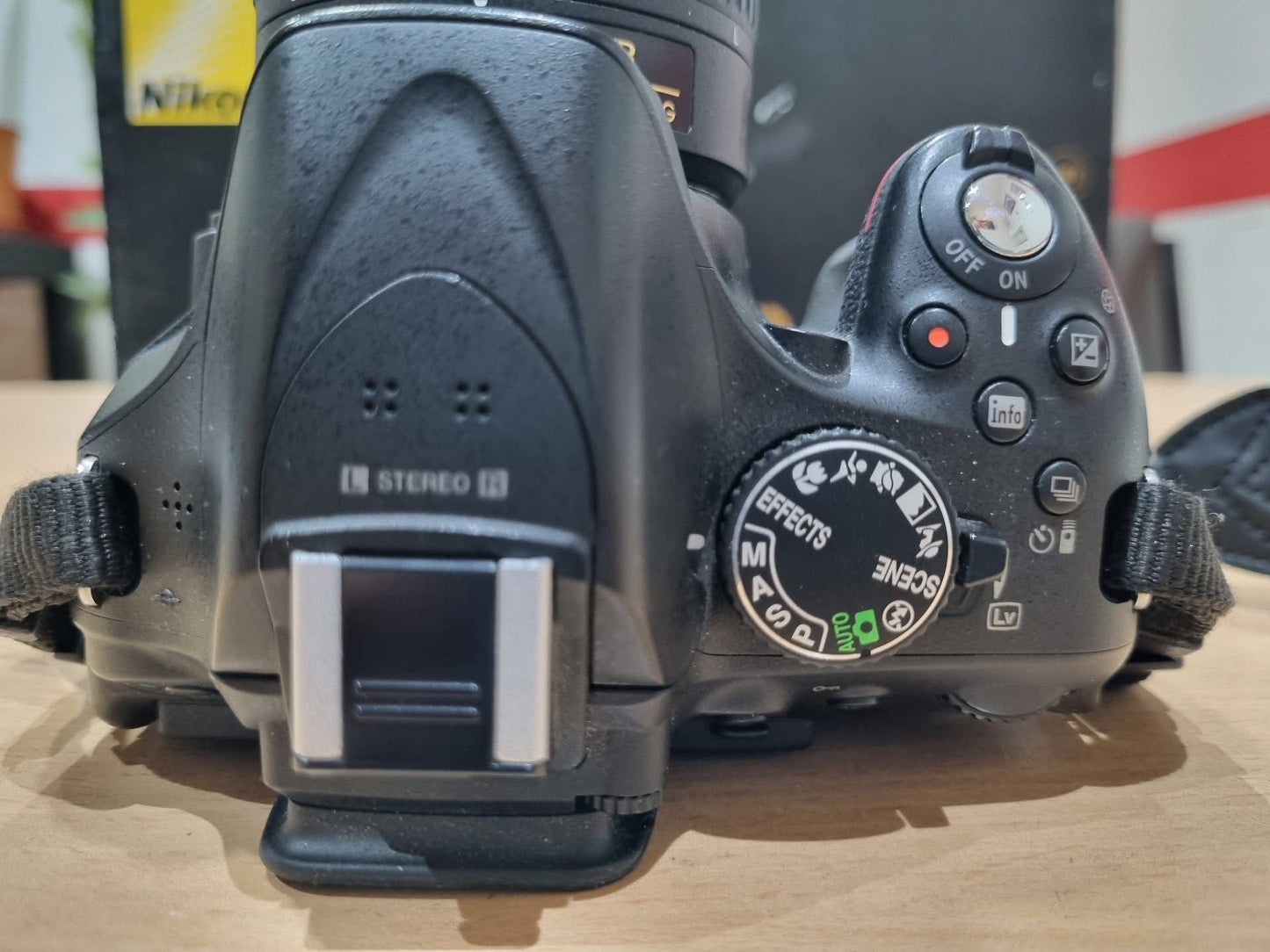 Nikon D5200 + Lente 18-55mm VR – 5.400 disparos