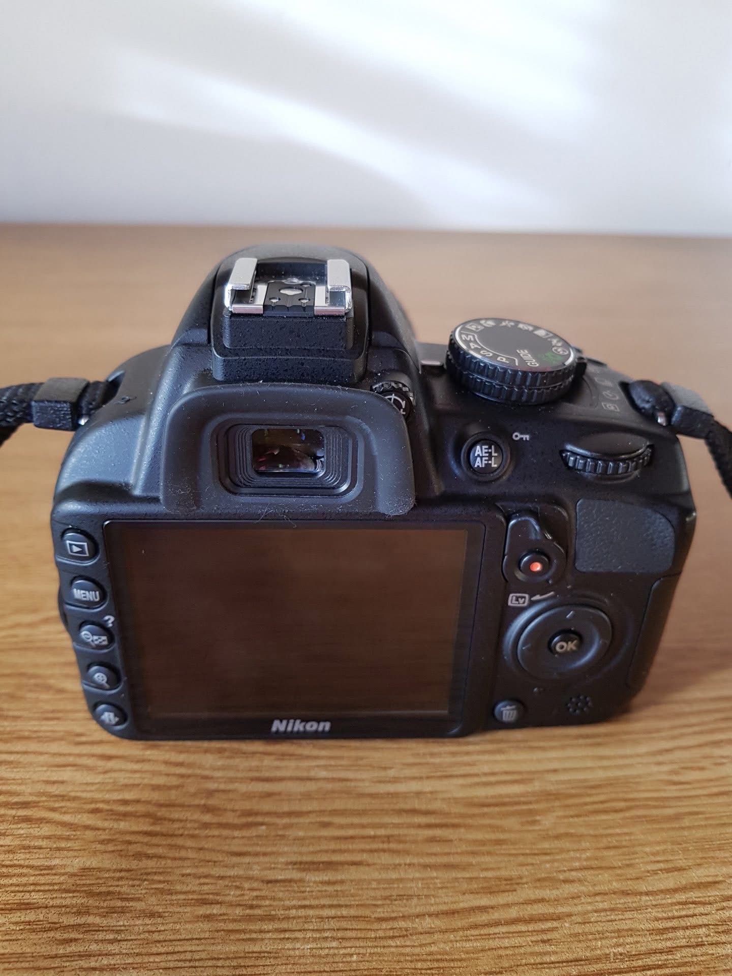 Nikon D3100 + Lente 18-55mm VR – 2.933 disparos