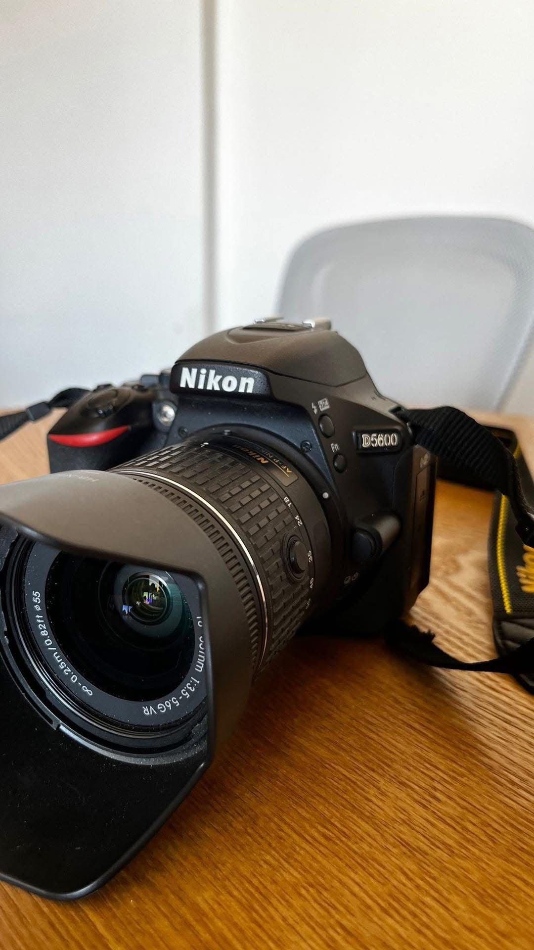 Nikon D5600 – Kit Completo – 2.900 disparos