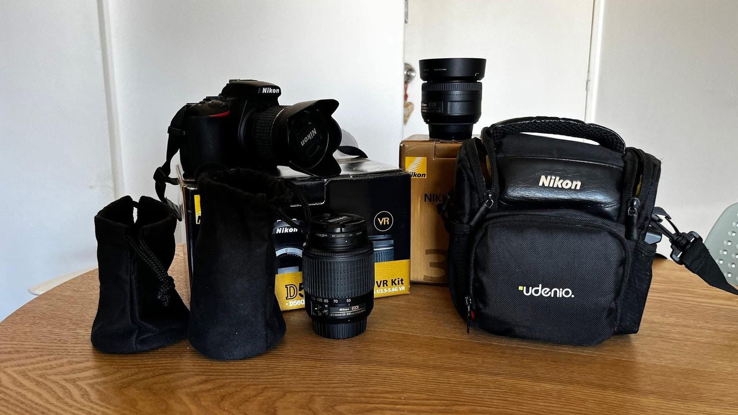 Nikon D5600 – Kit Completo – 2.900 disparos